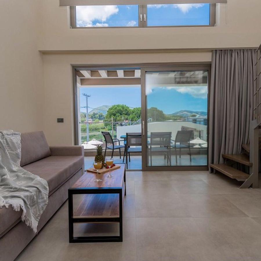Mystique Luxury Suites & Maisonettes ลากานาส ภายนอก รูปภาพ