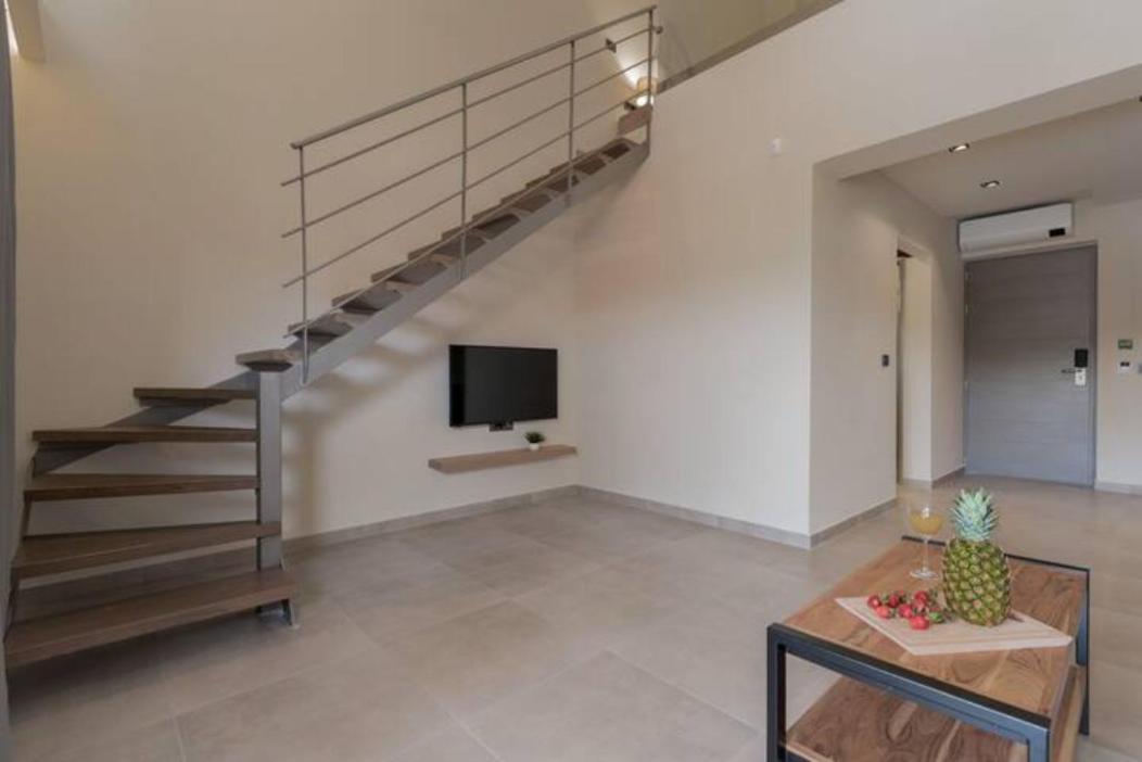 Mystique Luxury Suites & Maisonettes ลากานาส ภายนอก รูปภาพ