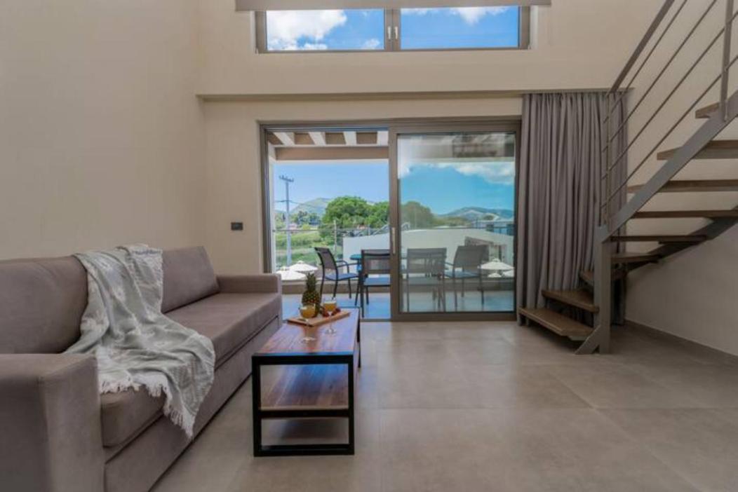 Mystique Luxury Suites & Maisonettes ลากานาส ภายนอก รูปภาพ
