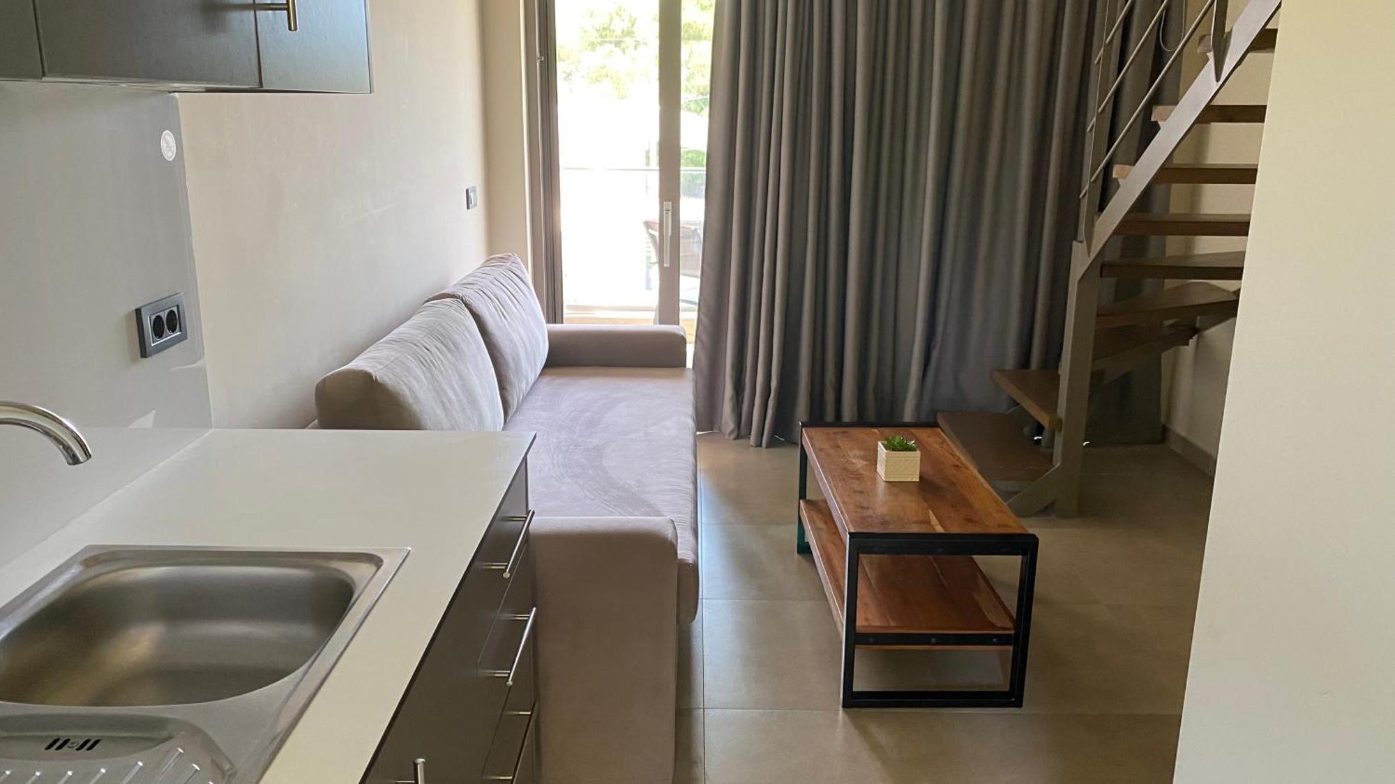 Mystique Luxury Suites & Maisonettes ลากานาส ภายนอก รูปภาพ