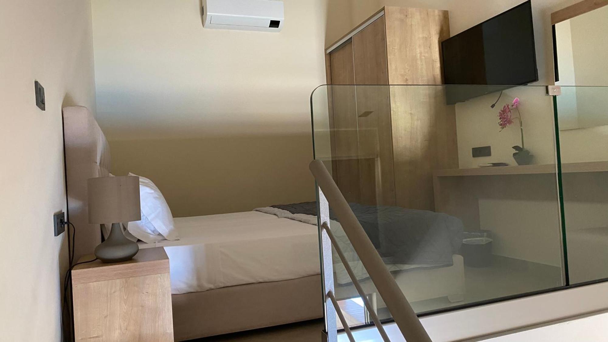 Mystique Luxury Suites & Maisonettes ลากานาส ภายนอก รูปภาพ