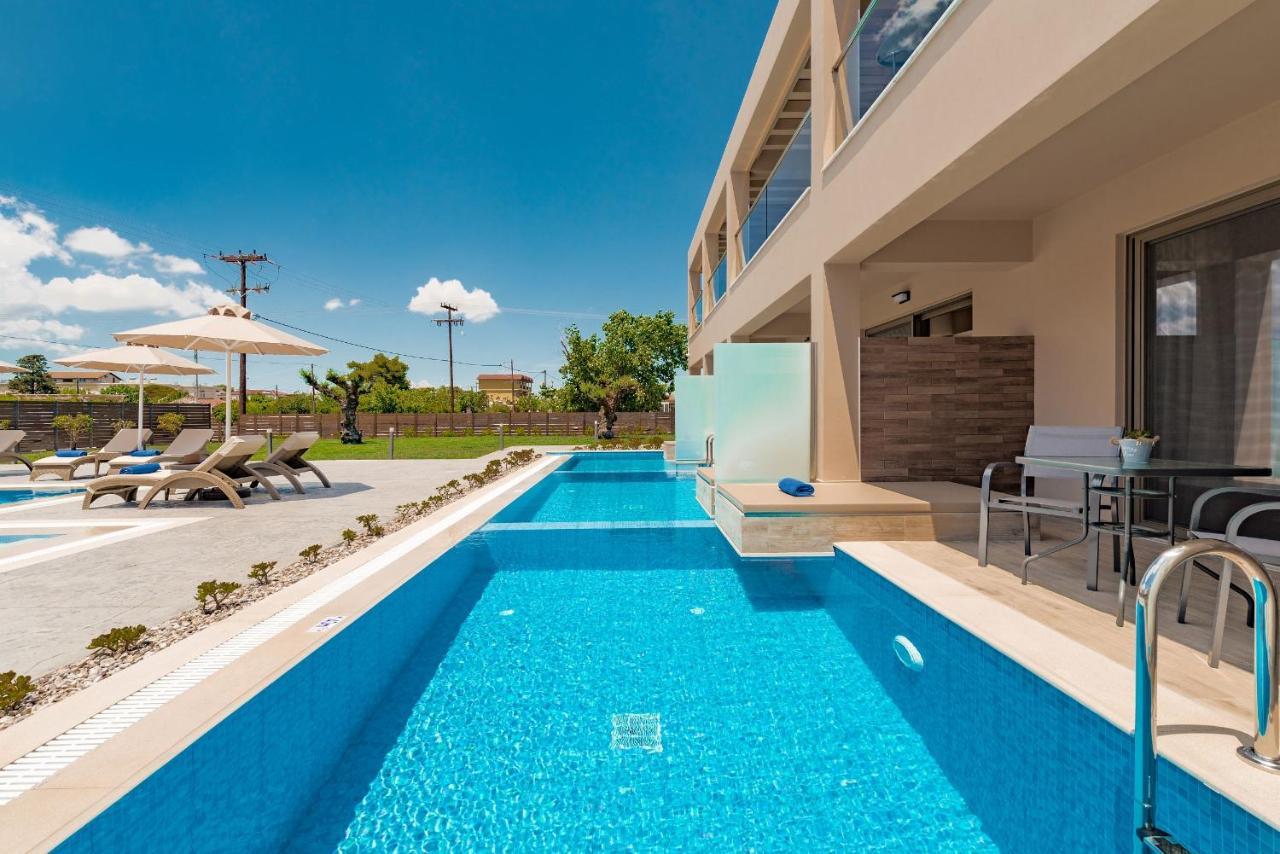 Mystique Luxury Suites & Maisonettes ลากานาส ภายนอก รูปภาพ
